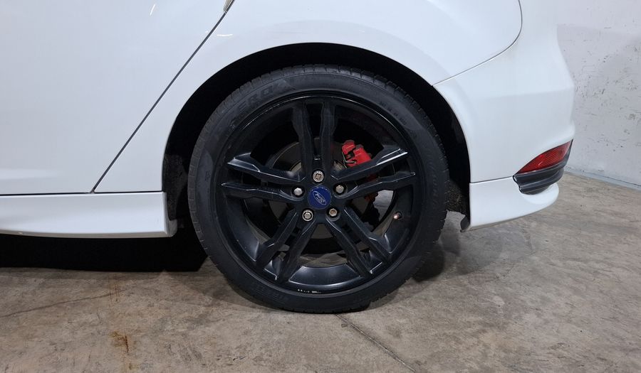 Ford Focus 2.0 ST TM Hatchback 2016