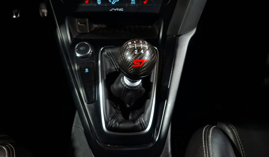 Ford Focus 2.0 ST TM Hatchback 2016