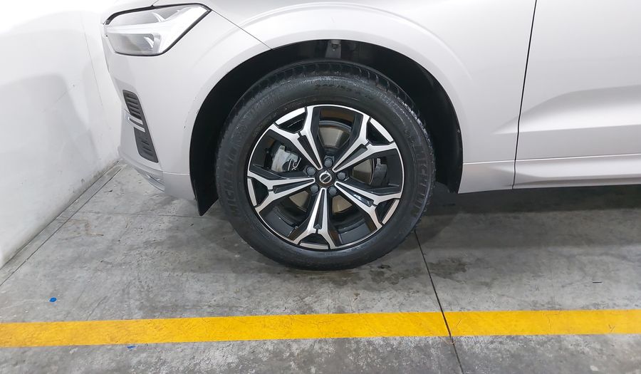 Volvo Xc60 2.0 B5 MHEV MOMENTUM AUTO AWD Suv 2022