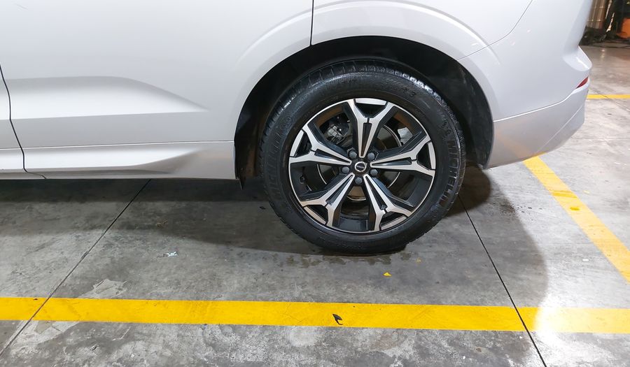 Volvo Xc60 2.0 B5 MHEV MOMENTUM AUTO AWD Suv 2022