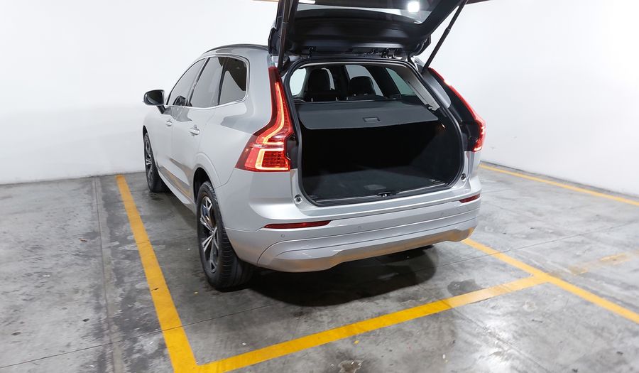 Volvo Xc60 2.0 B5 MHEV MOMENTUM AUTO AWD Suv 2022
