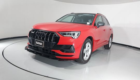 Audi • Q3