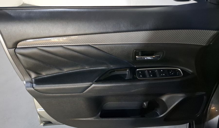 Mitsubishi Outlander 2.4 PHEV LIMITED AUTO 4WD Suv 2021