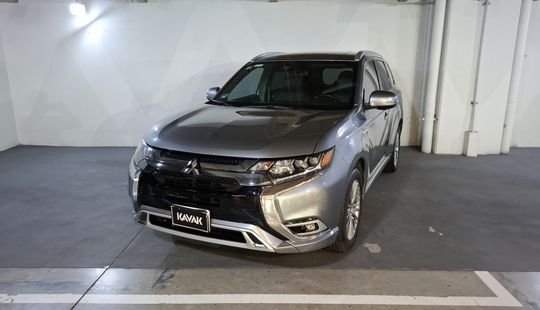 Mitsubishi • Outlander
