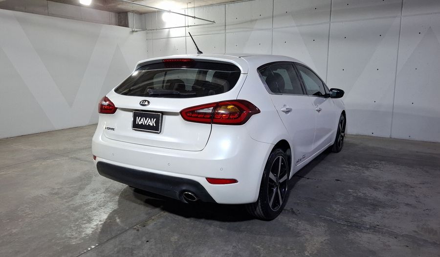 Kia Forte 2.0 SX MT Hatchback 2017