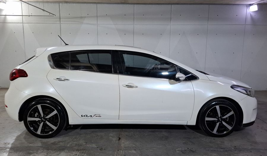 Kia Forte 2.0 SX MT Hatchback 2017