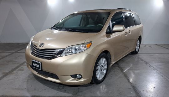 Toyota • Sienna