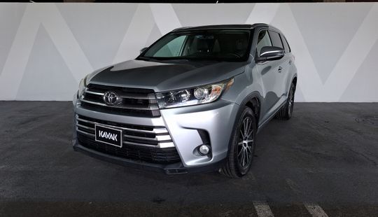 Toyota • Highlander