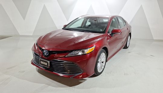 Toyota • Camry