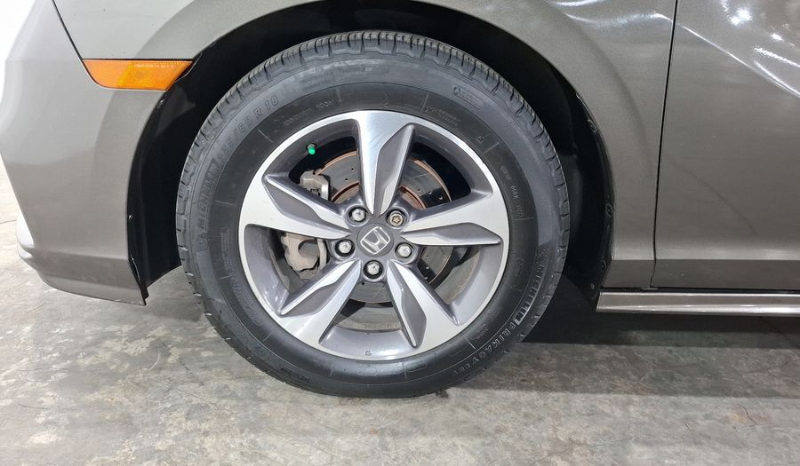 Honda Odyssey 3.5 TOURING AUTO Minivan 2018