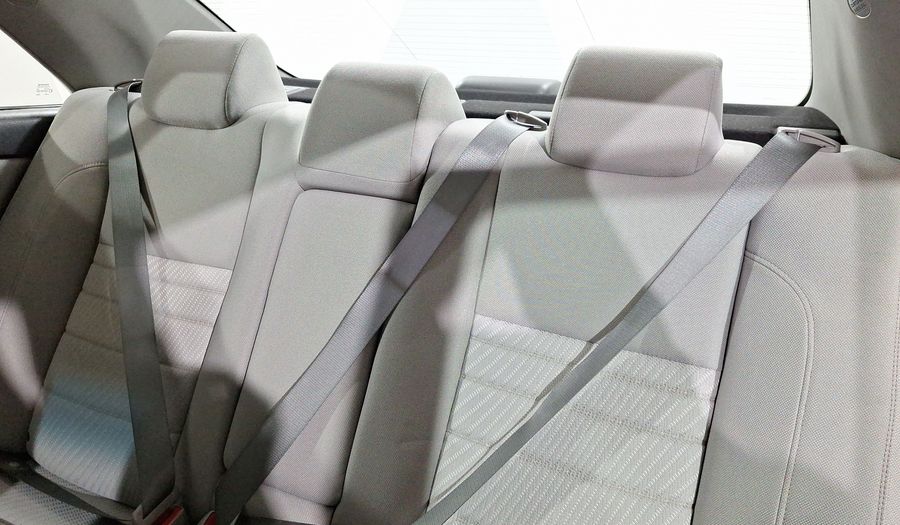Toyota Camry 2.5 LE AT Sedan 2017