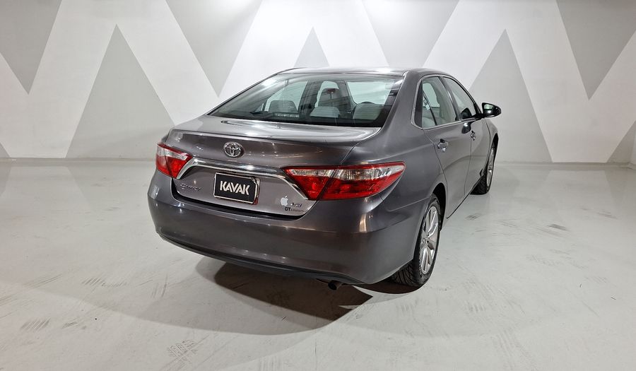 Toyota Camry 2.5 LE AT Sedan 2017