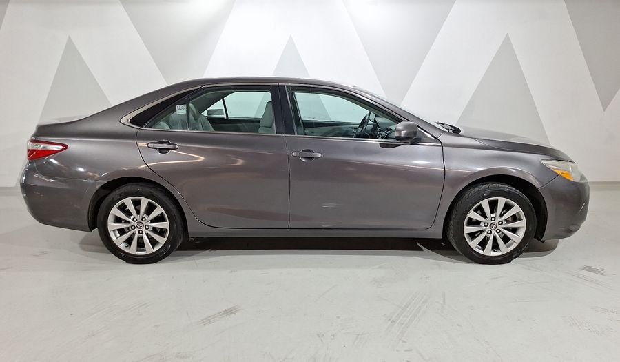 Toyota Camry 2.5 LE AT Sedan 2017