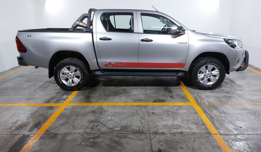 Toyota Hilux 2.7 DOBLE CABINA SR (D-CAB MID) Pickup 2018