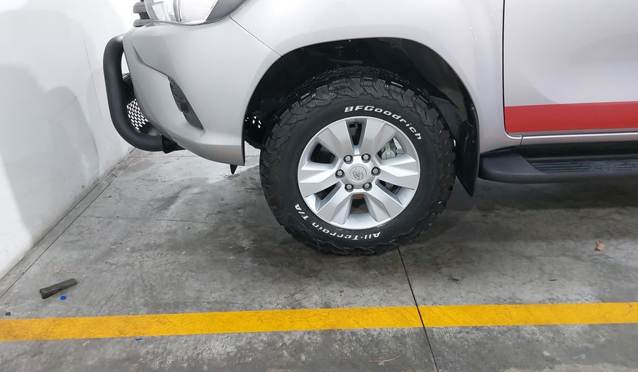 Toyota Hilux 2.7 DOBLE CABINA SR (D-CAB MID) Pickup 2018