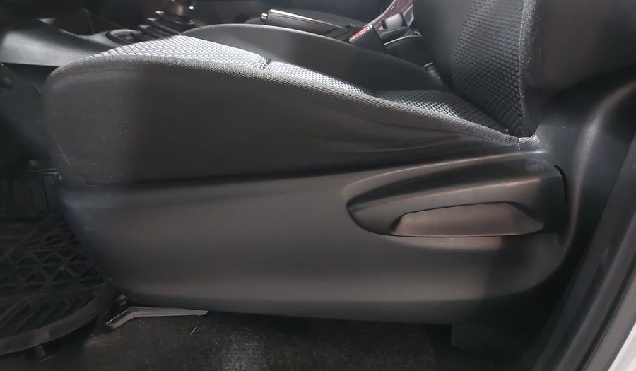 Toyota Hilux 2.7 DOBLE CABINA SR (D-CAB MID) Pickup 2018