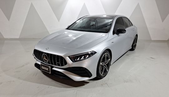 Mercedes Benz • Clase A