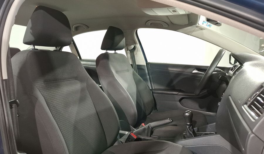 Volkswagen Jetta 2.0 MT Sedan 2016