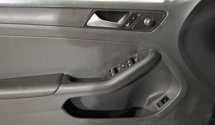 Volkswagen Jetta 2.0 MT Sedan 2016