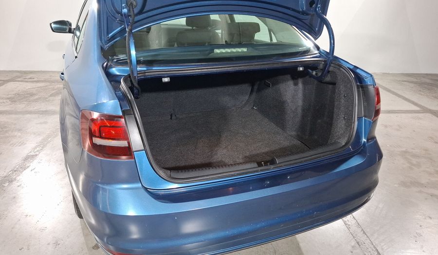 Volkswagen Jetta 2.0 MT Sedan 2016