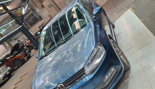 Volkswagen • Polo