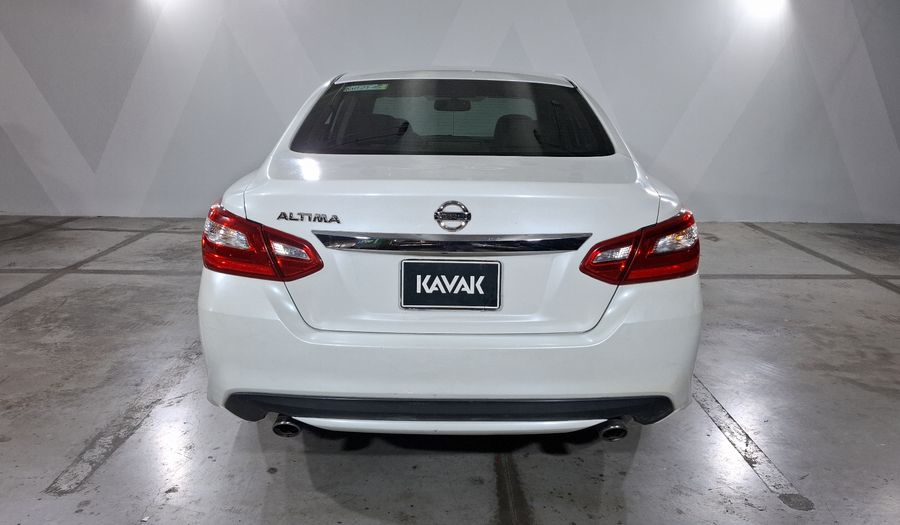 Nissan Altima 2.5 ADVANCE CVT Sedan 2017