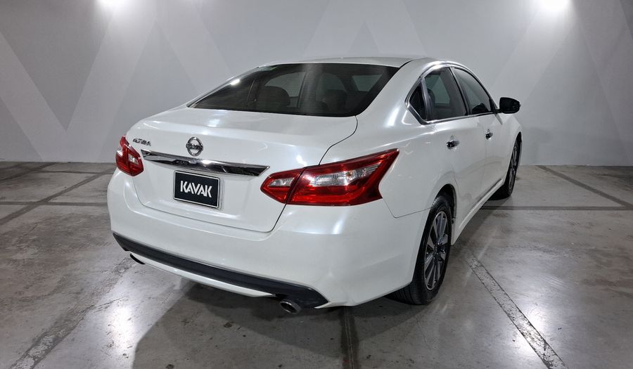 Nissan Altima 2.5 ADVANCE CVT Sedan 2017