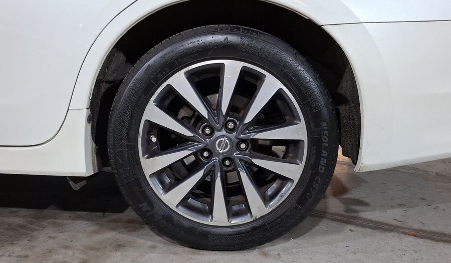 Nissan Altima 2.5 ADVANCE CVT Sedan 2017