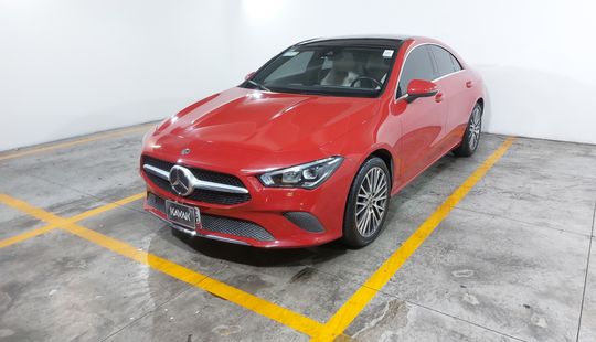 Mercedes Benz • Clase CLA