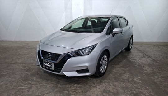 Nissan • Versa
