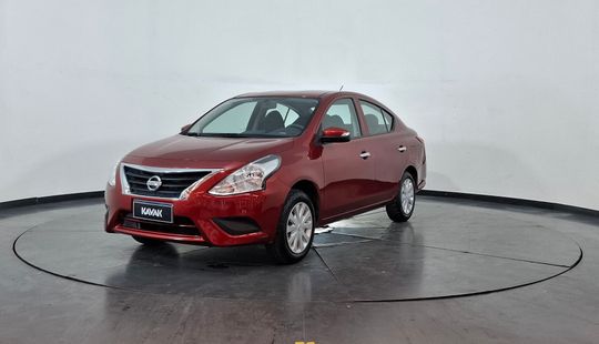 Nissan • Versa