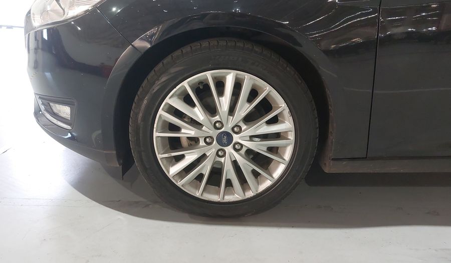 Ford Focus SE PLUS FASTBACK Sedan 2018