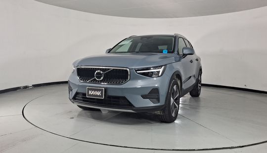 Volvo • XC40