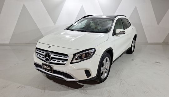 Mercedes Benz • Clase GLA