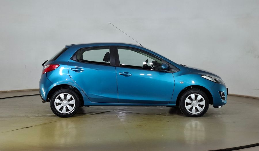 Mazda 2 1.5 V Hatchback 2015