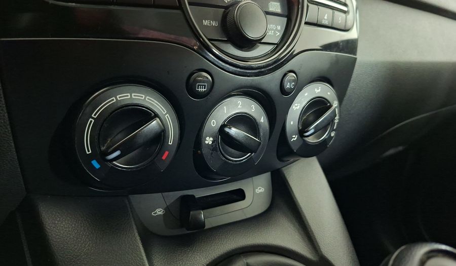 Mazda 2 1.5 V Hatchback 2015