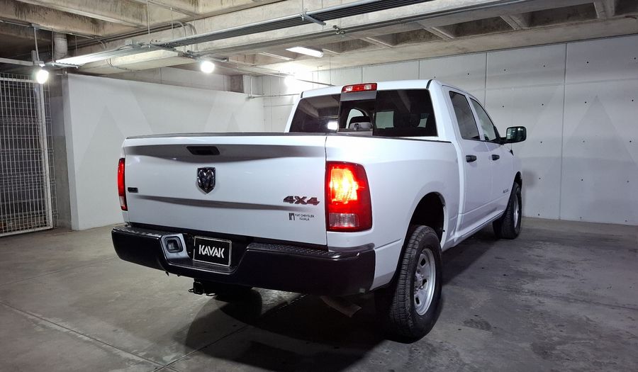 Ram 1500 5.7 CREW CAB SLT TRABAJO 4X4 V8 8 AUTO Pickup 2023
