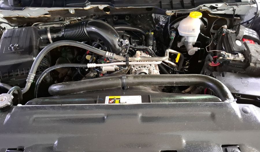 Ram 1500 5.7 CREW CAB SLT TRABAJO 4X4 V8 8 AUTO Pickup 2023