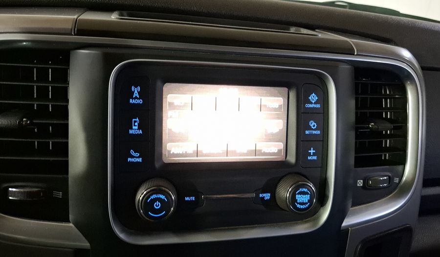 Ram 1500 5.7 CREW CAB SLT TRABAJO 4X4 V8 8 AUTO Pickup 2023