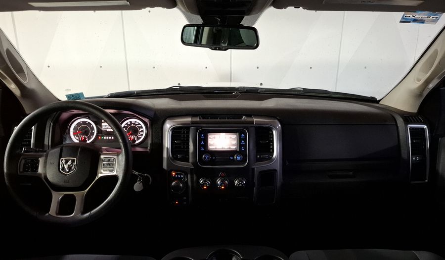 Ram 1500 5.7 CREW CAB SLT TRABAJO 4X4 V8 8 AUTO Pickup 2023