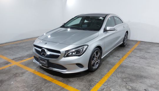 Mercedes Benz • Clase CLA