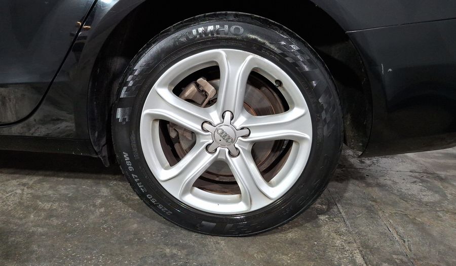 Audi A4 2.0 TFSI TRENDY PLUS MULTITRONIC Sedan 2013