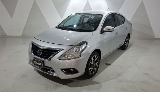 Nissan • Versa
