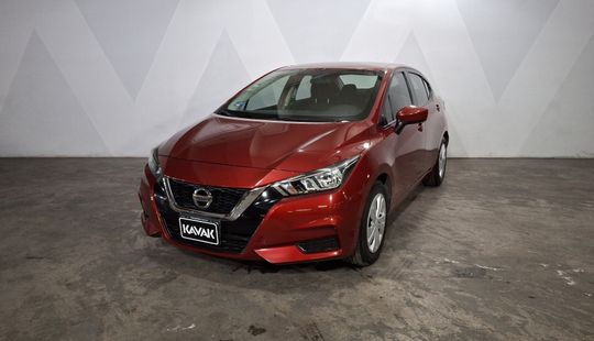Nissan • Versa