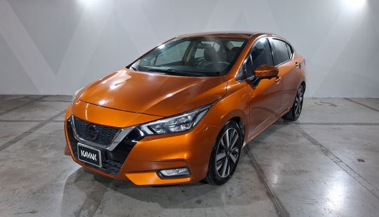 Nissan • Versa