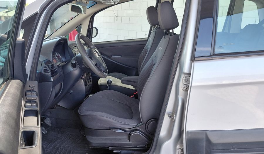 Fiat Idea 1.6 ADVENTURE 16V Minivan 2012