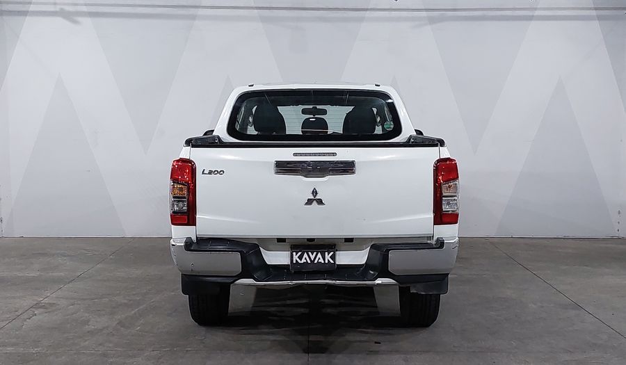 Mitsubishi L200 2.4 GLX GASOLINA Pickup 2020