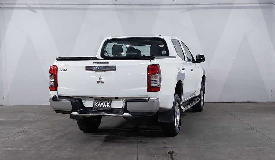 Mitsubishi L200 2.4 GLX GASOLINA Pickup 2020
