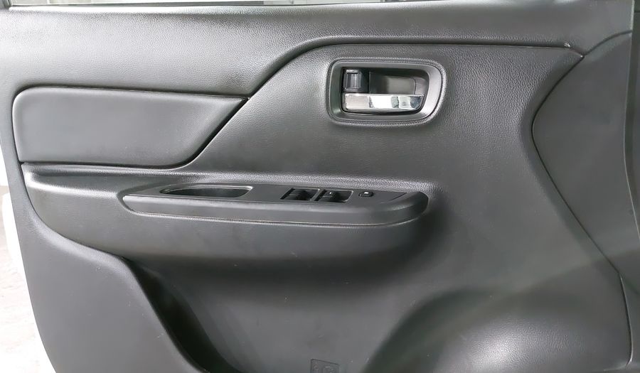 Mitsubishi L200 2.4 GLX GASOLINA Pickup 2020