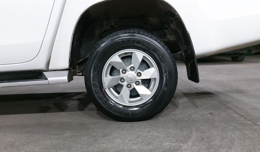 Mitsubishi L200 2.4 GLX GASOLINA Pickup 2020